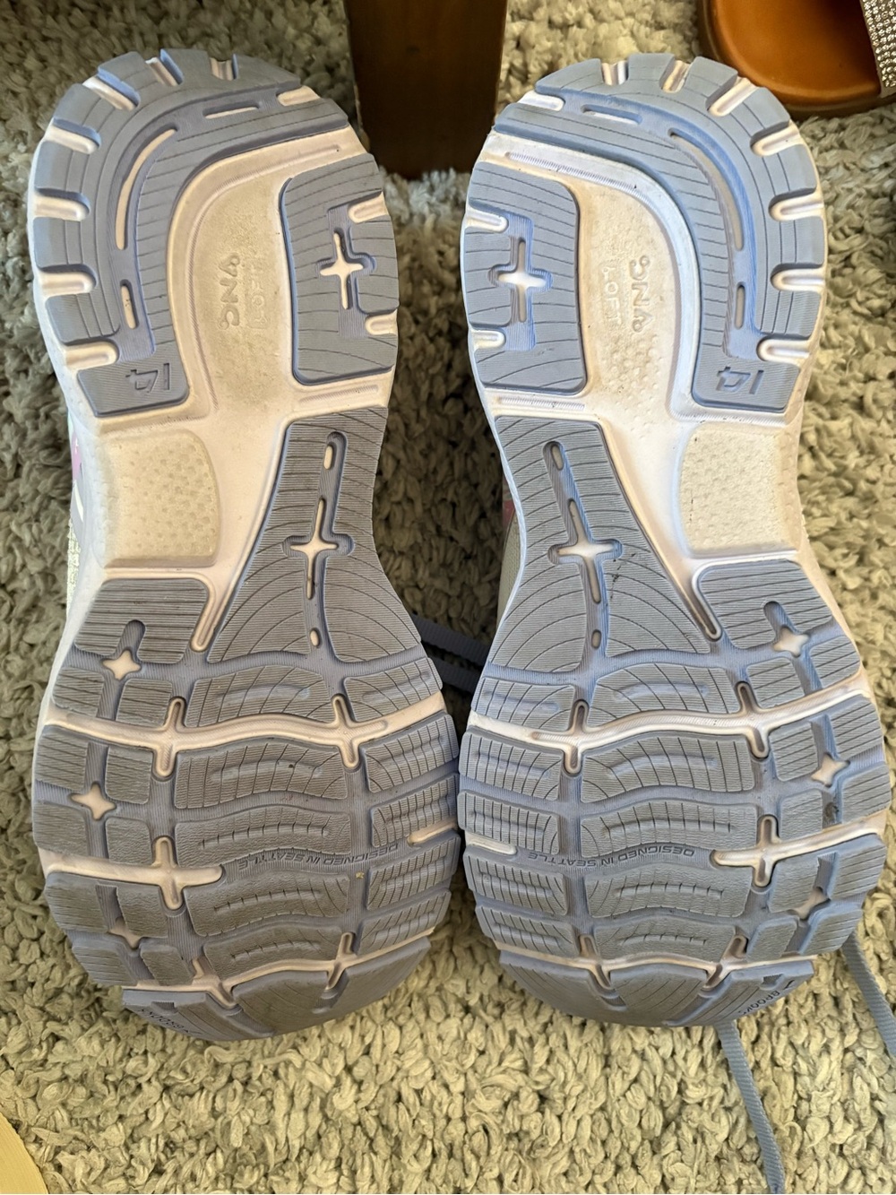 Brooks Ghost Women's Running Shoes - Lavender/Pastel Pink/Ivory - Picture 3 of 4